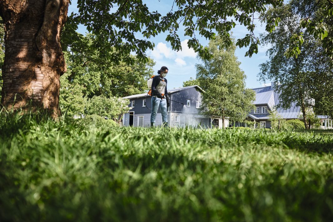 STIHL SGA 60 irroratrice a spalla a batteria da giardino
