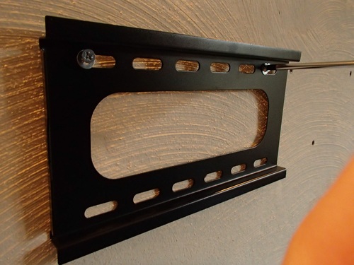 VonHaus Staffa TV a Parete 33-60 Pollici Inclinabile 75 kg