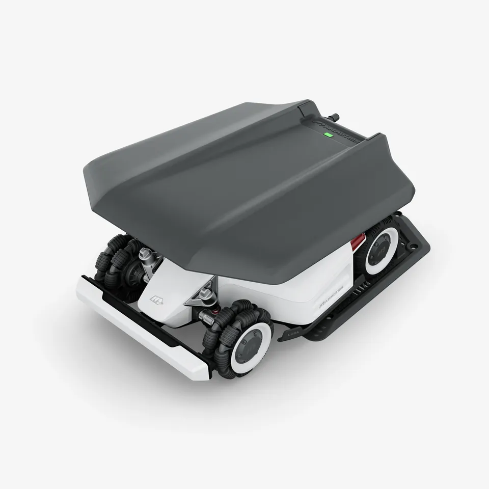 Mammotion LUBA AWD garage robot tagliaerba pioggia