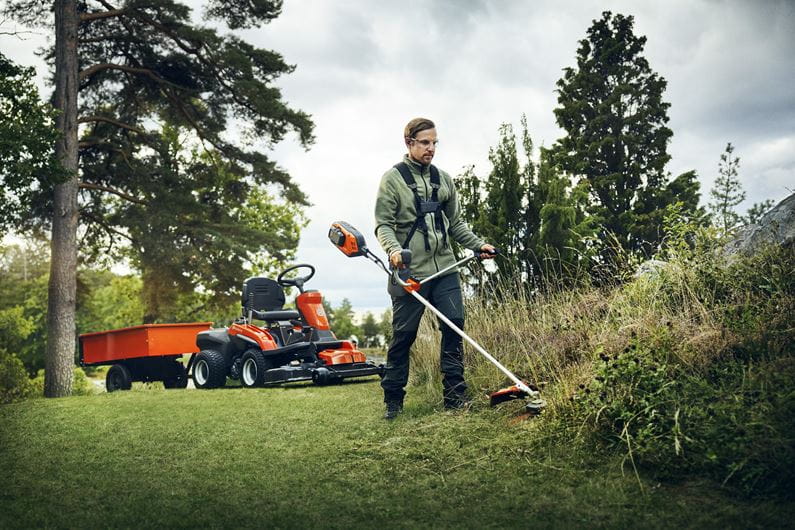 Husqvarna 325iR Decespugliatore Batteria Solo 42 cm