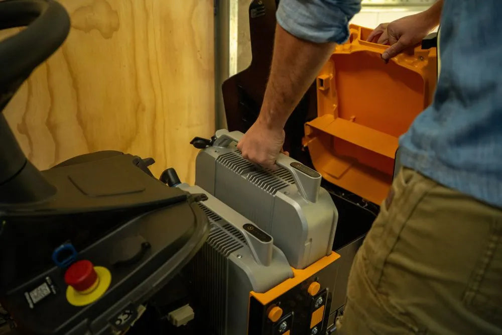 STIGA Tornado 5108e trattorino batteria scarico laterale