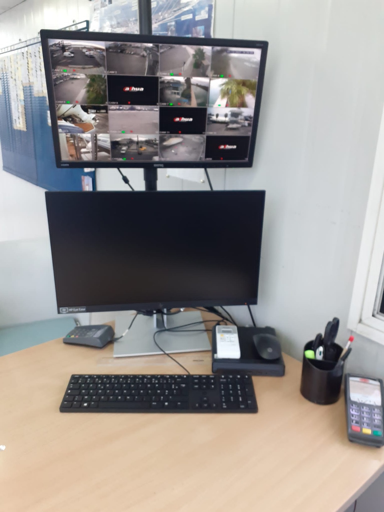VonHaus Supporto Doppio Monitor Verticale da Scrivania VESA 8 kg