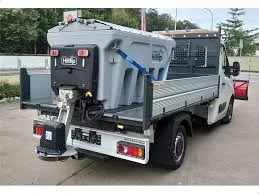 Hilltip 900AM spargisale da cassone 900 l poly con luci