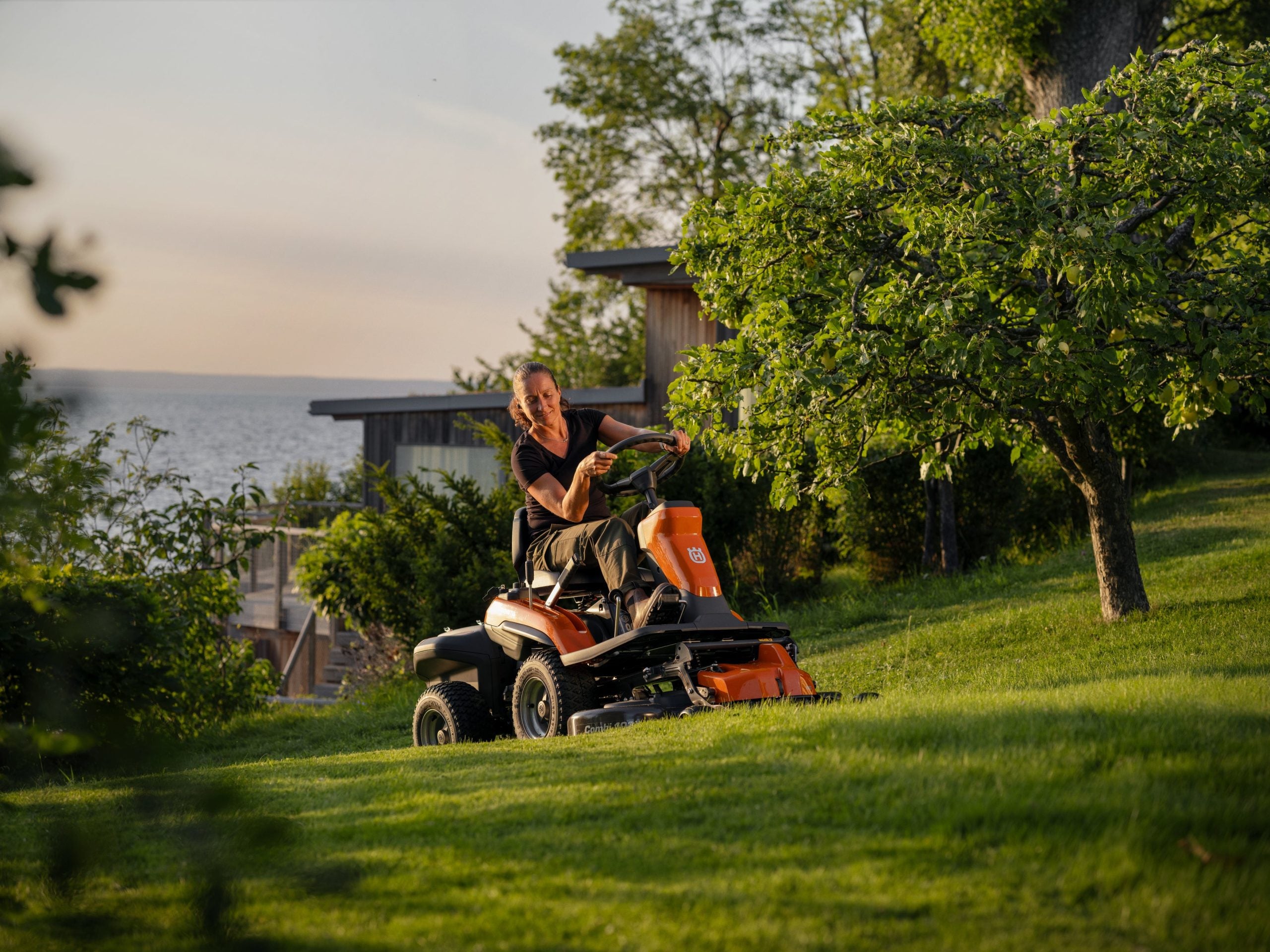 Husqvarna Rider R200iX AWD Trattorino Batteria