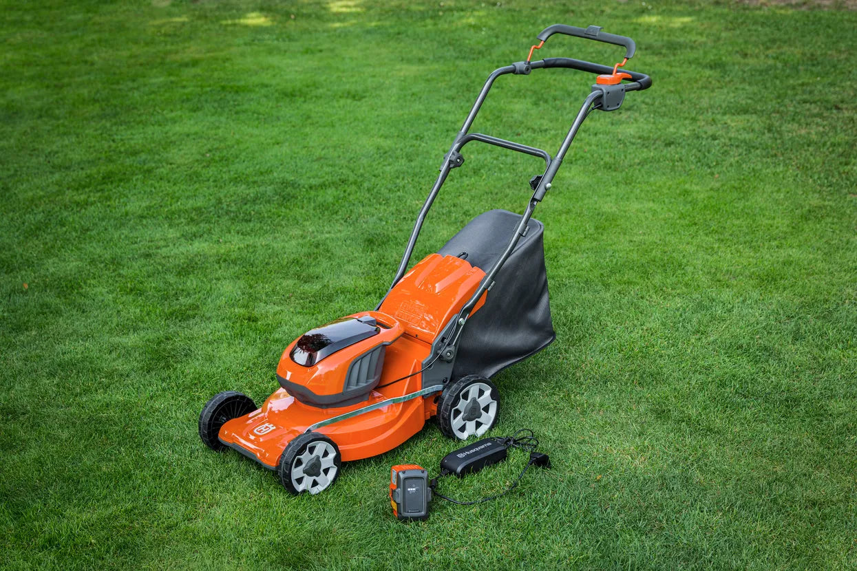 Husqvarna LC 137i tagliaerba a batteria 37 cm con batteria compatto