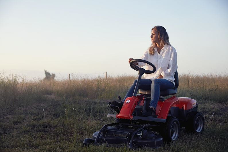 Husqvarna R 112iC rider batteria fino a 4700 m²