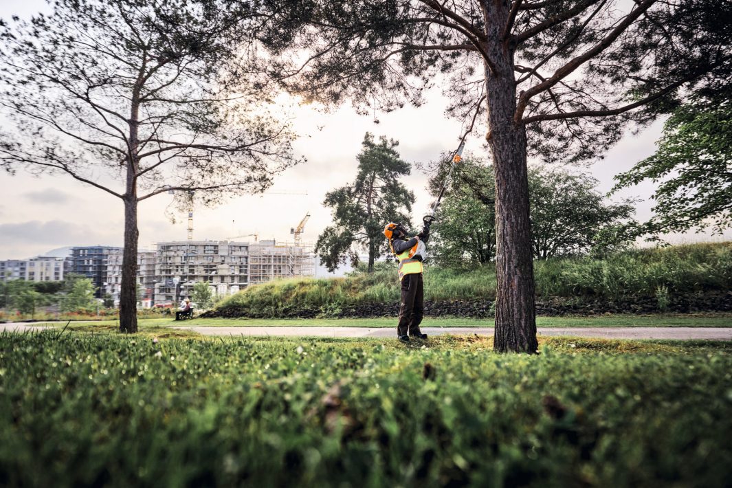 STIHL KMA 140 R motore kombi a batteria senza batteria