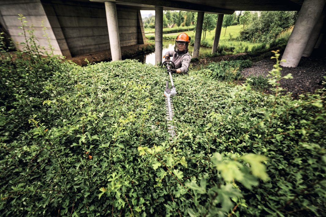 Stihl HLA 140 tagliasiepi a batteria asta 600 mm professionale