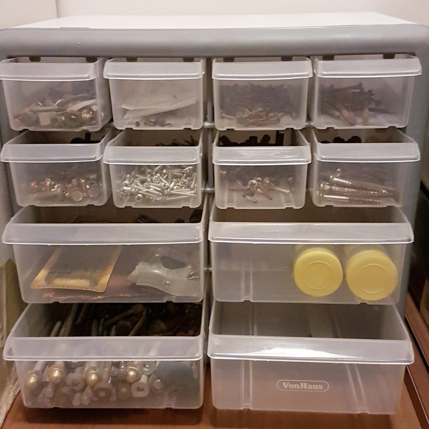 VonHaus Organizer 30 cassetti portaviti da parete grigio