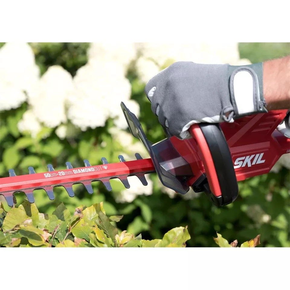 SKIL 0440 CA tagliasiepi 18V kit 2,0 Ah lama 55 cm