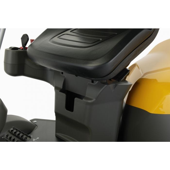 Stiga Park 500 W rider frontale senza piatto di taglio