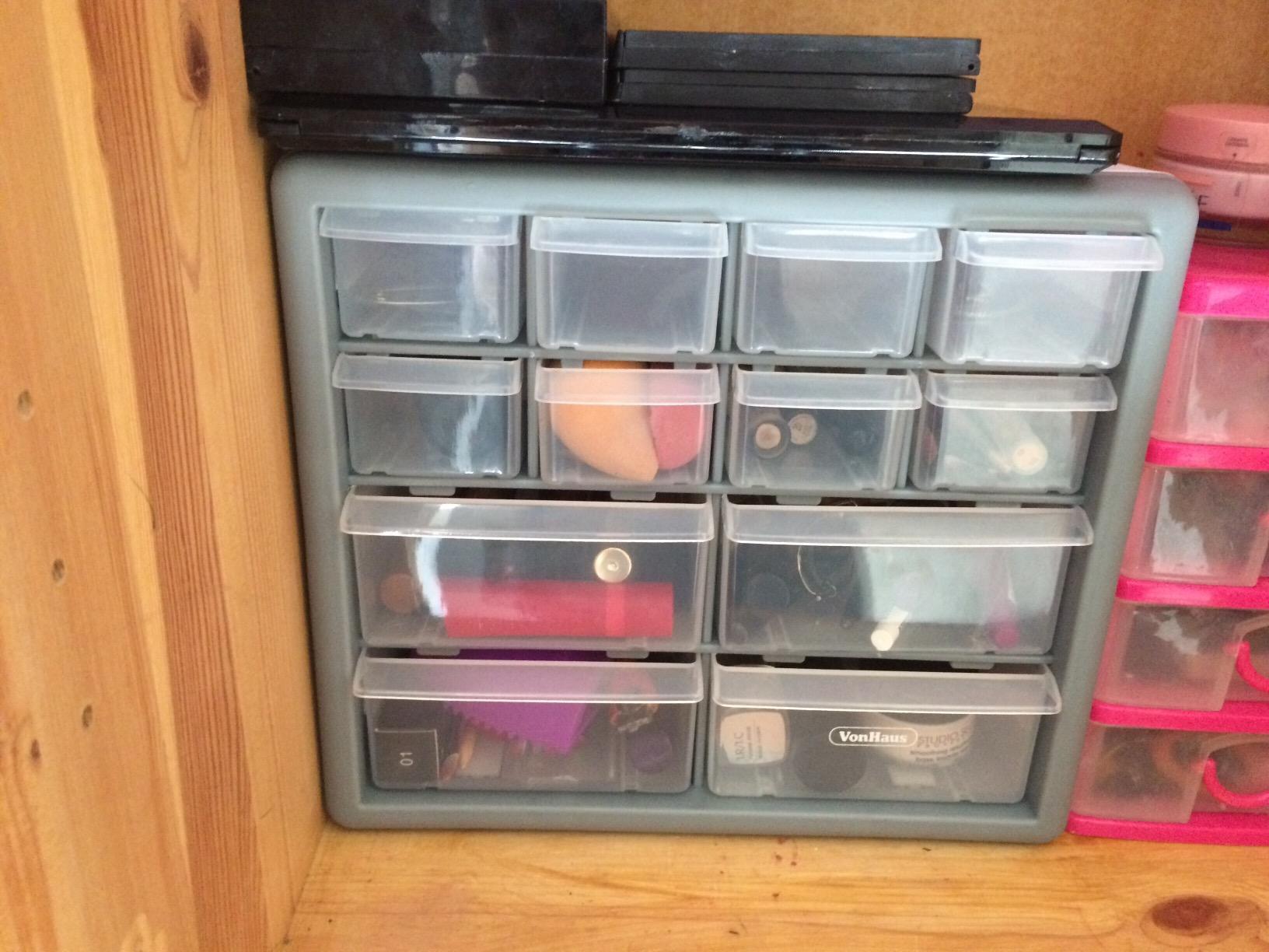 VonHaus Organizer 30 cassetti portaviti da parete grigio