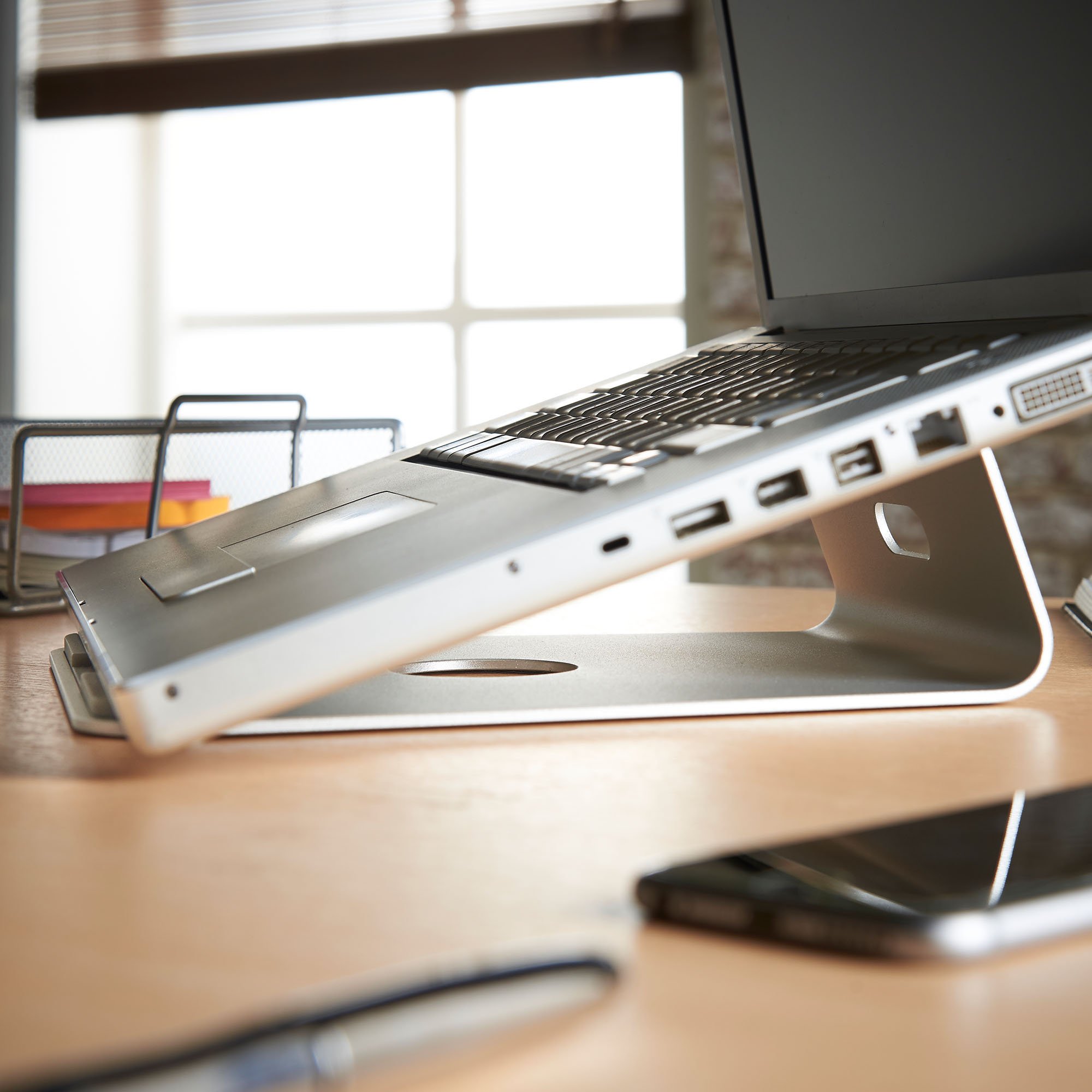 VonHaus supporto laptop alluminio scrivania ergonomico