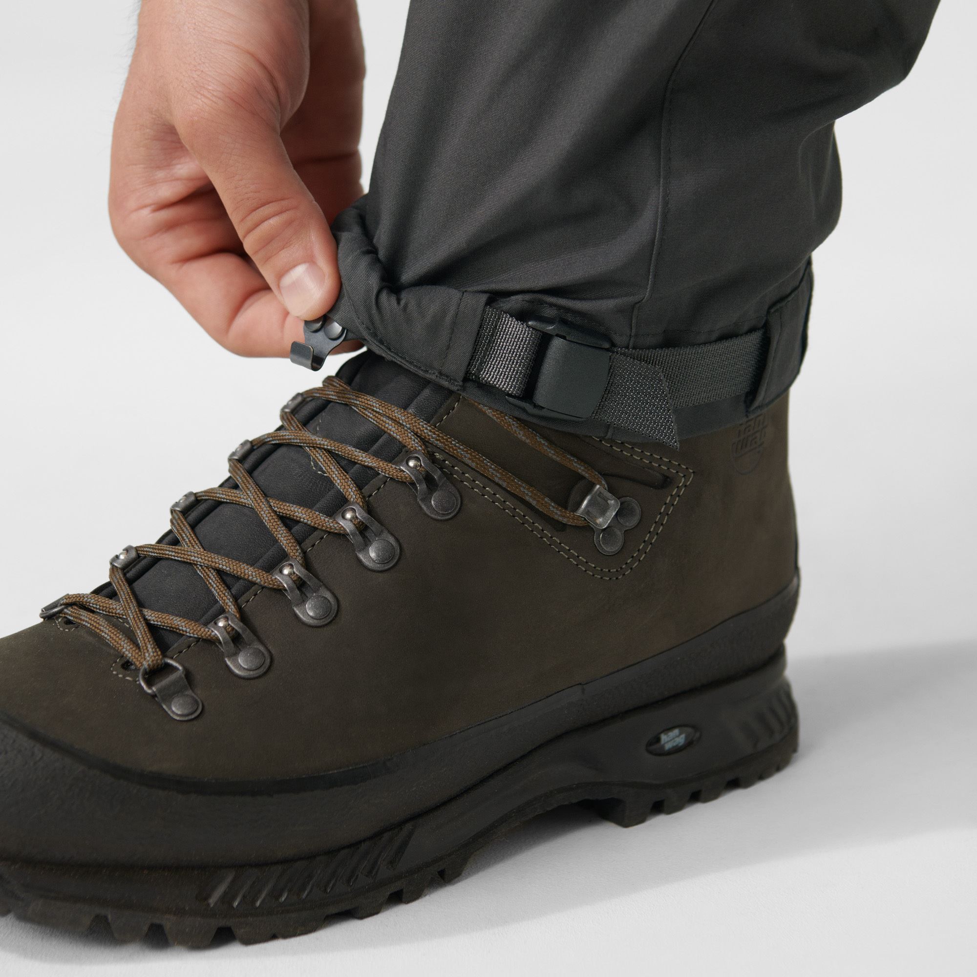Fjällräven Kaipak pantaloni trekking Dark Olive