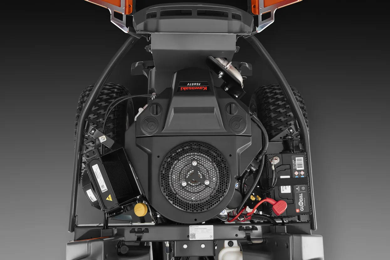 Husqvarna R 420TSX AWD rider tagliaerba frontale 4x4