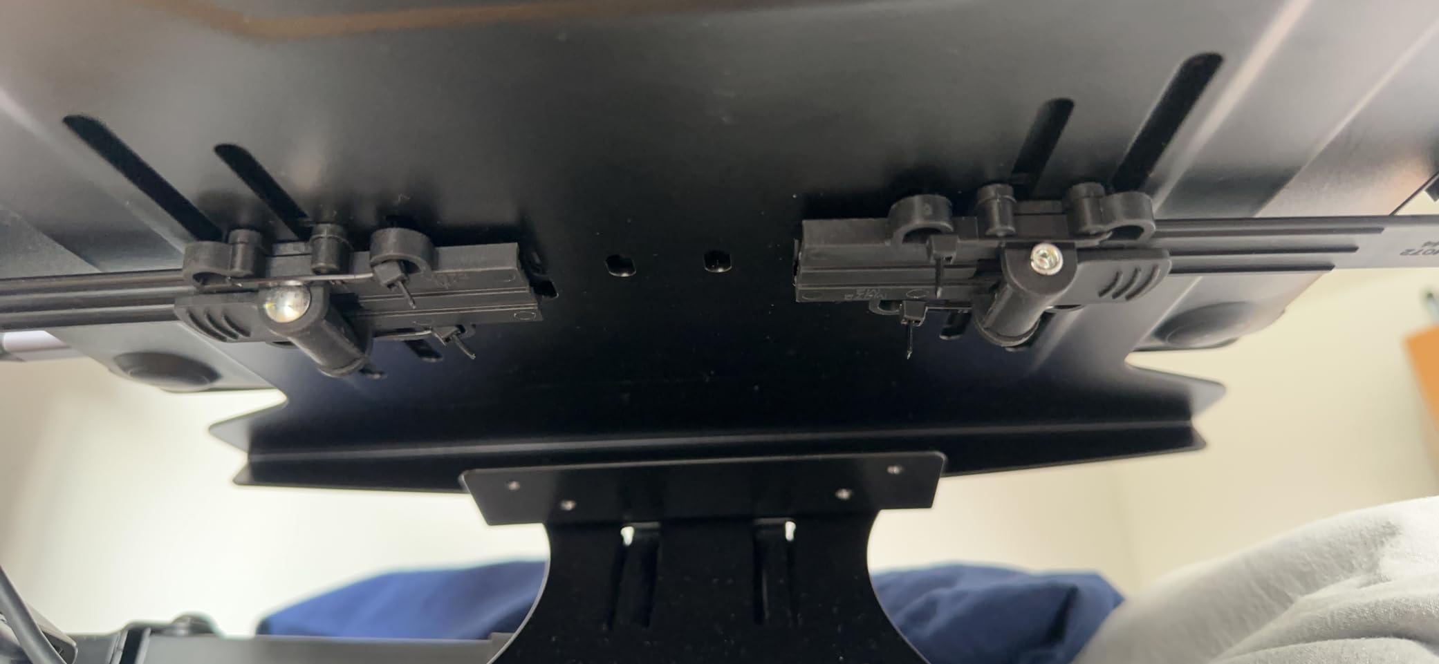 VonHaus Supporto Doppio Monitor e Laptop a Morsetto Nero
