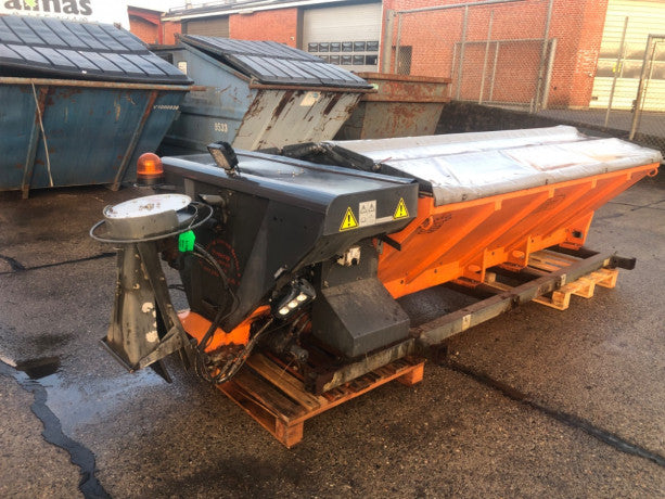 Epoke Igloo 2400 spargisale 1400 L usato
