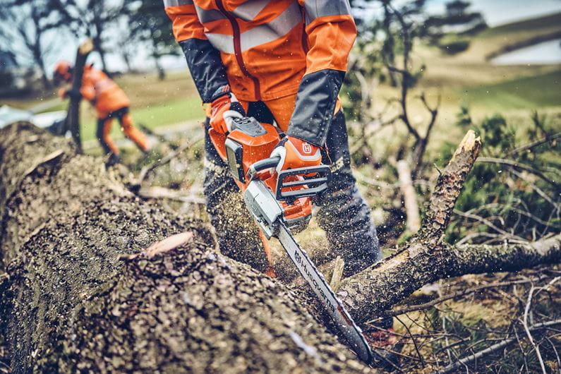 Husqvarna 542iXPG motosega a batteria con maniglie riscaldate