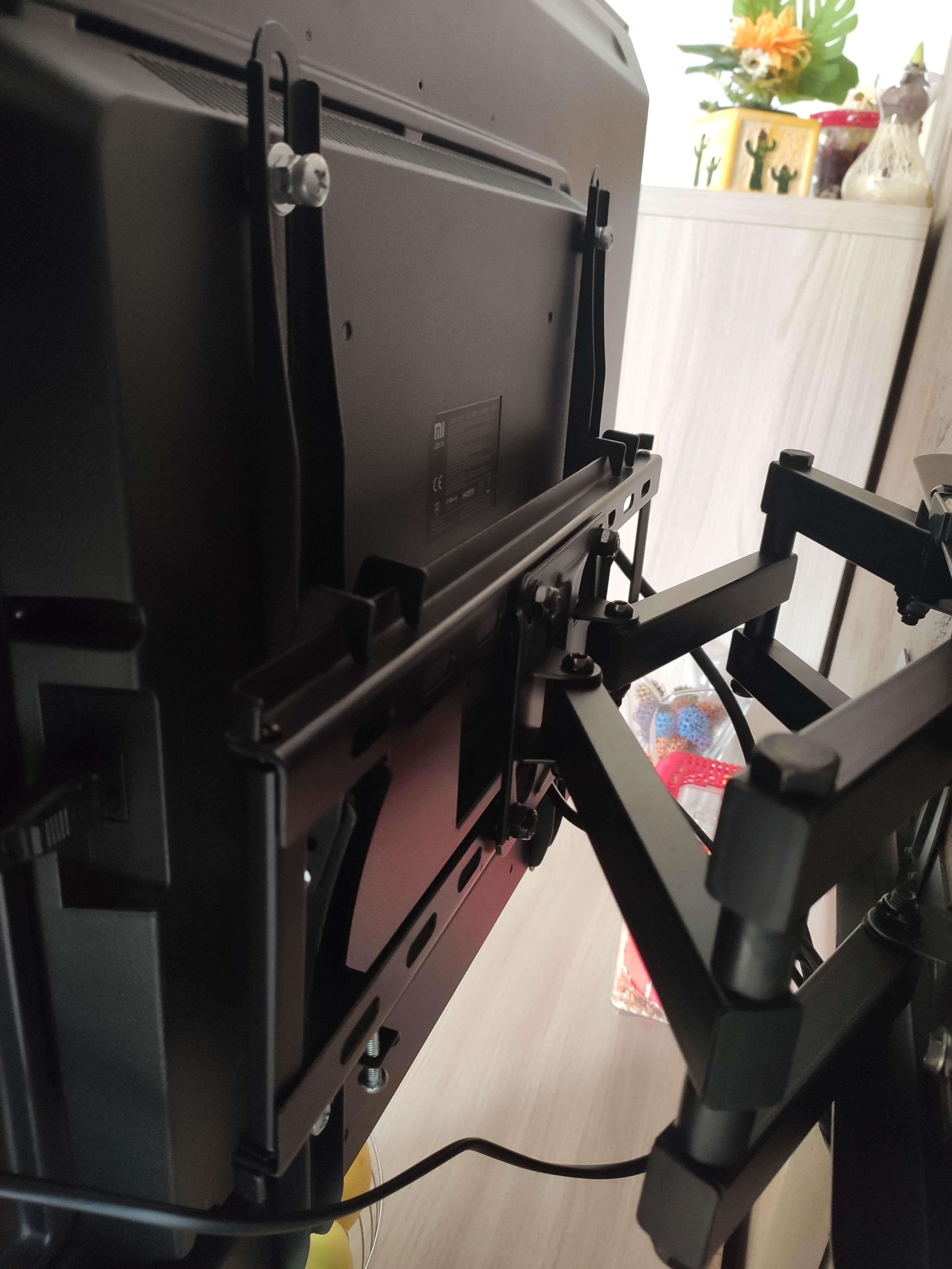 VonHaus Staffa TV a Parete 23-56" Girevole 45 kg