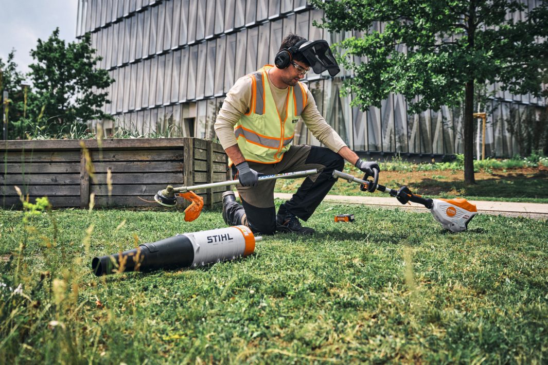 STIHL KMA 140 R motore kombi a batteria senza batteria
