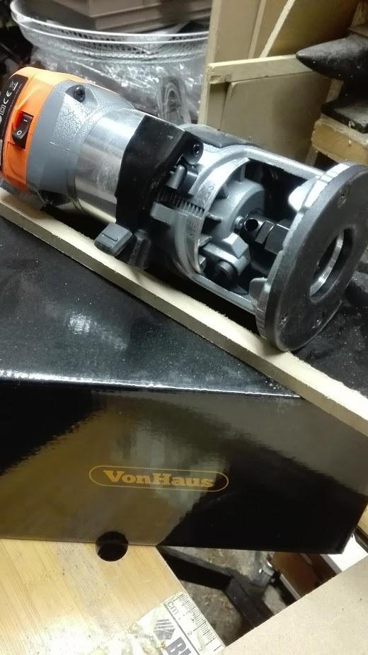 VonHaus Fresatrice Verticale 710W 3 Pinze 6-8 mm