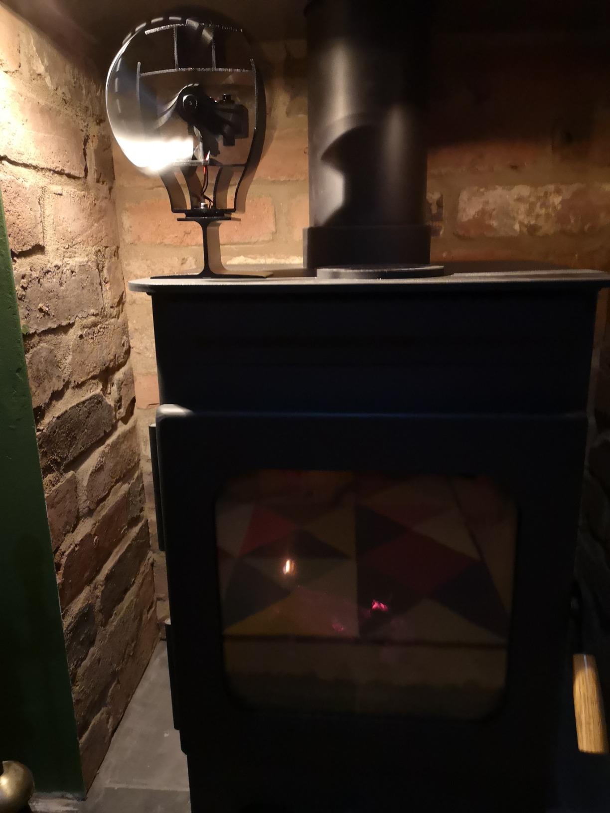VonHaus Ventilatore stufa oscillante 3 pale calore 150 CFM