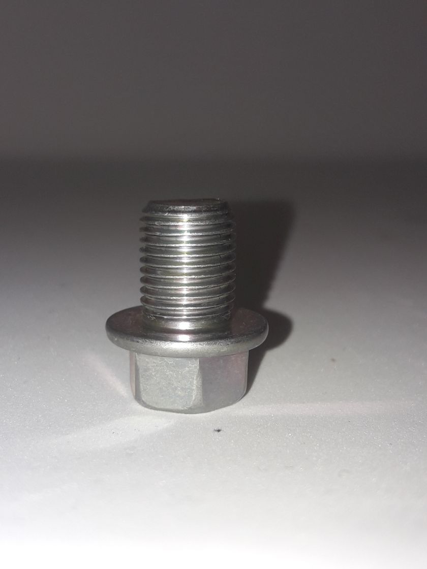 Kubota 2260 tappo scarico originale