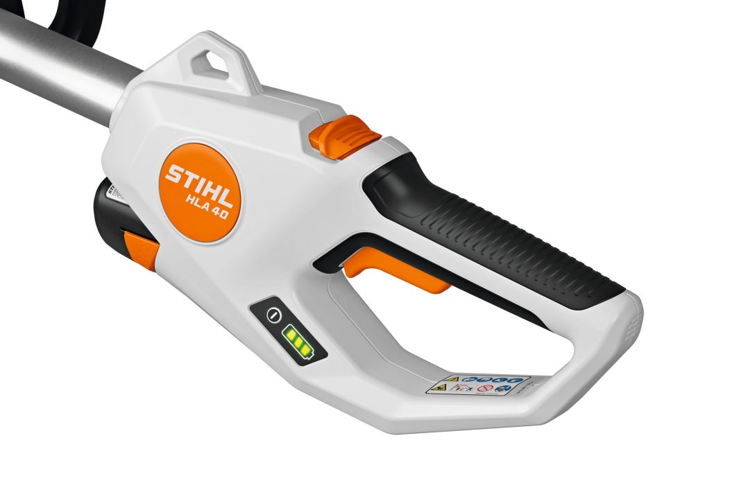 STIHL HLA 40 tagliasiepi telescopico set AS 2 45 cm