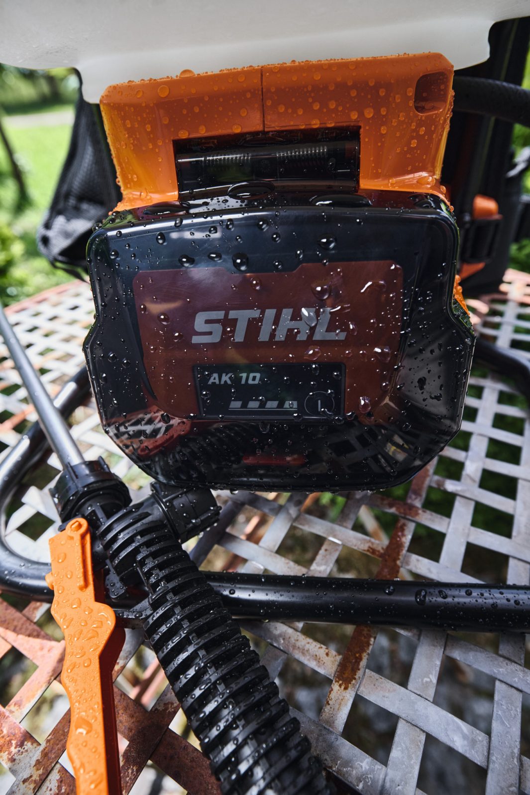STIHL SGA 60 irroratrice a spalla a batteria da giardino