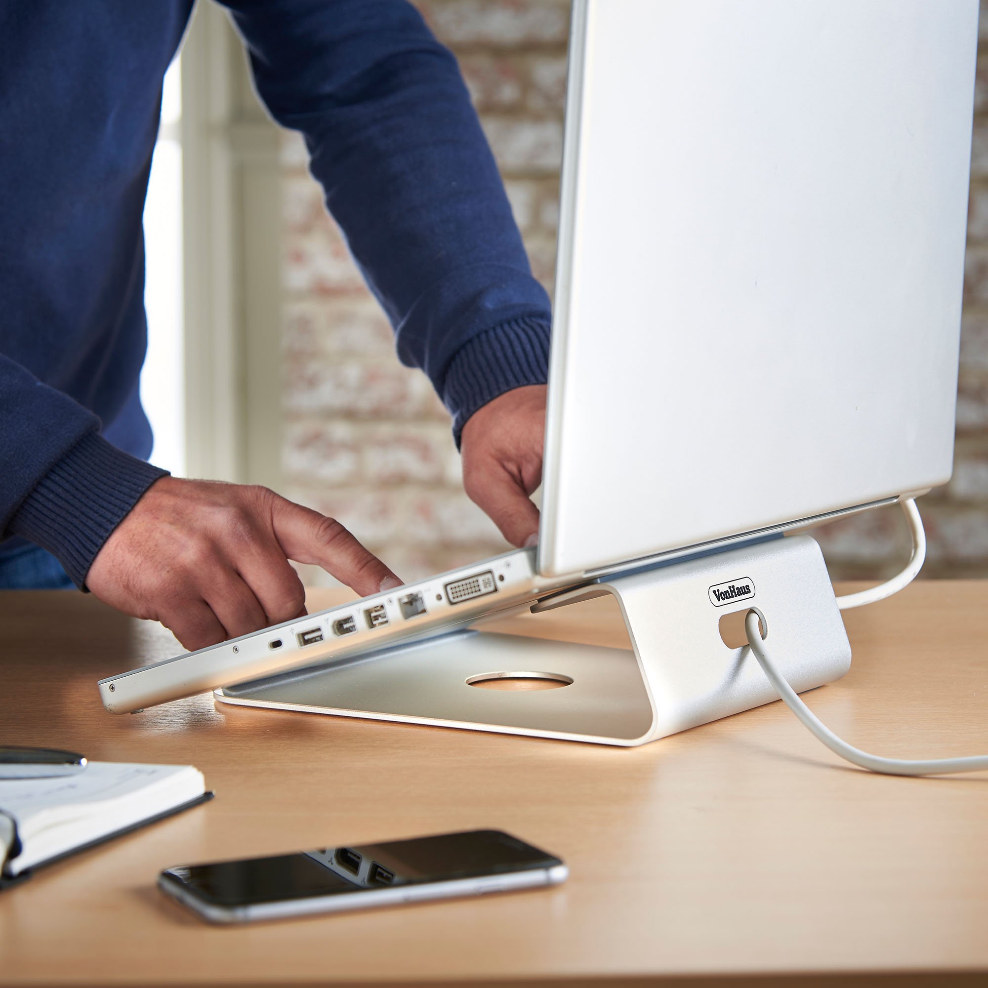 VonHaus supporto laptop alluminio scrivania ergonomico