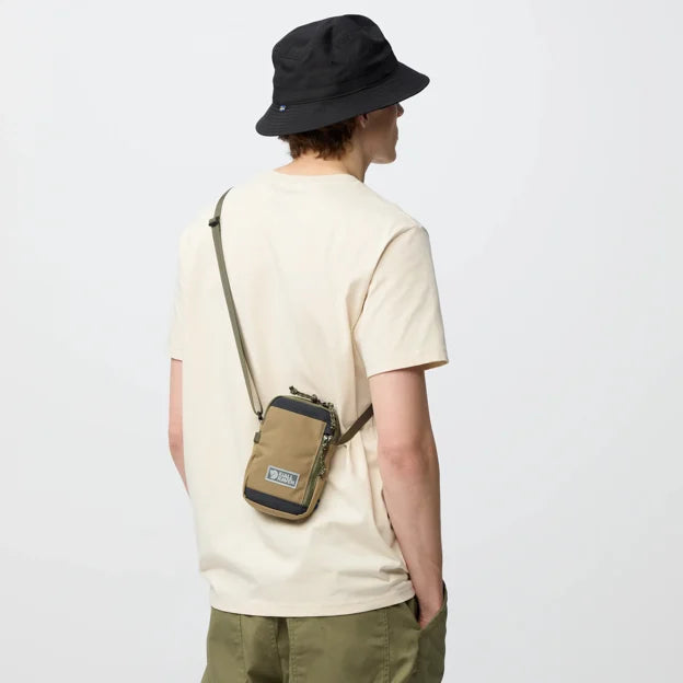 Fjällräven Vardag Pocket Small borsa tracolla Green-Clay riciclata